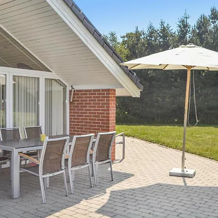 Amazing In W/ Sauna And 4 Bedrooms Dom wakacyjny *