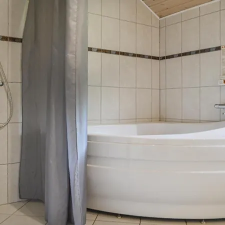 Dom wakacyjny Amazing In W/ Sauna And 4 Bedrooms Oksbøl
